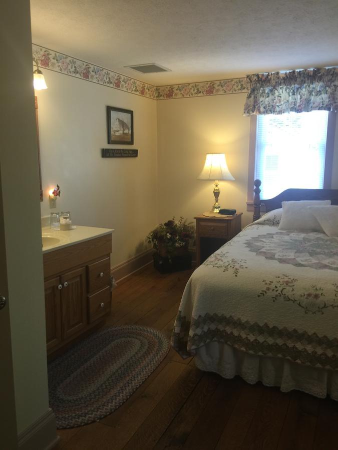 Grapevine House Hotel Winesburg Esterno foto